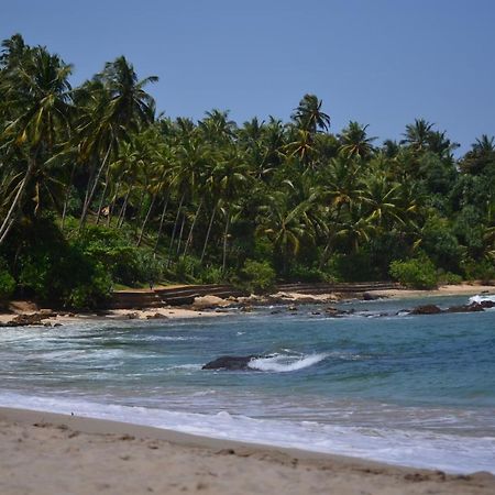 Ashford Beach Matara Luaran gambar