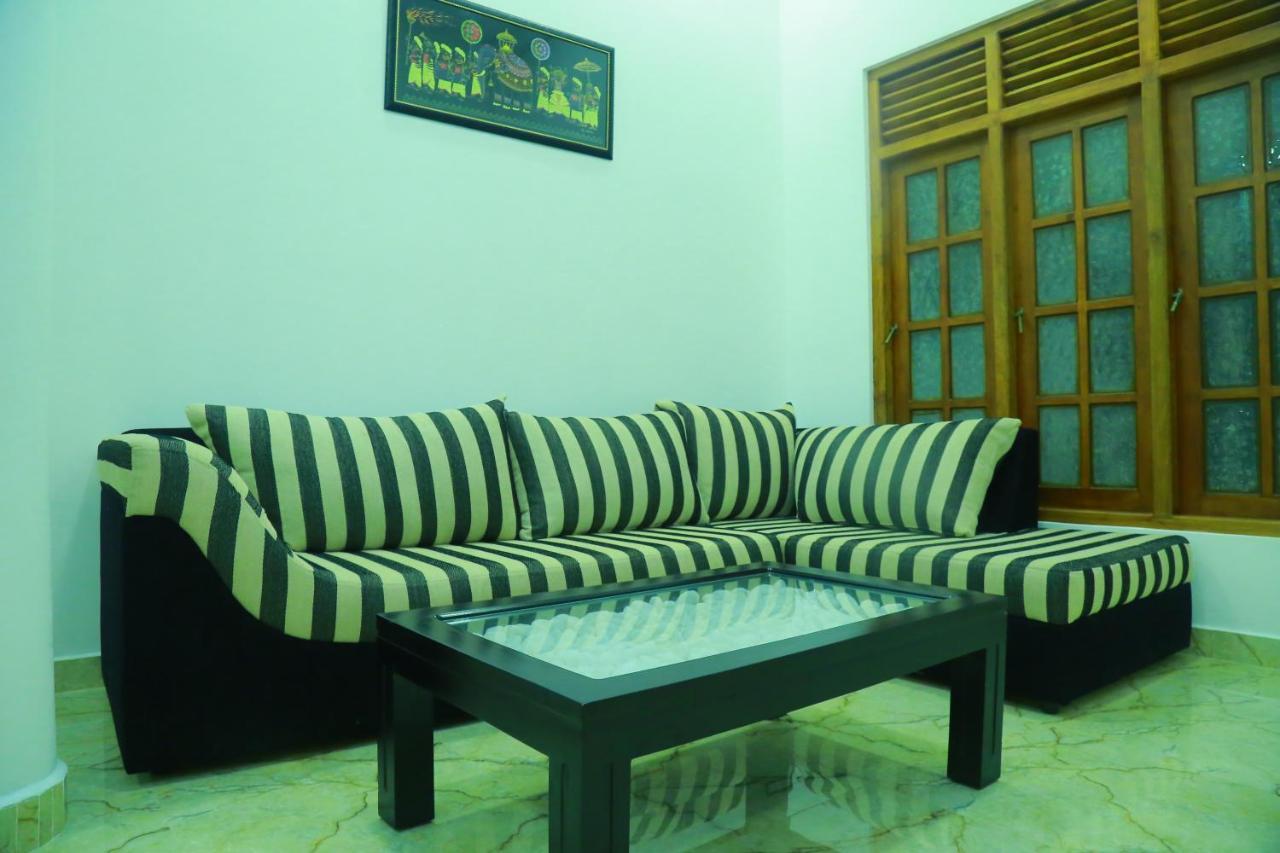 Ashford Beach Matara Luaran gambar